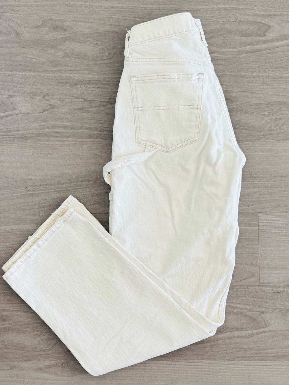 Abercrombie Curve Love ultra high rise 90s straight carpenter jean — size 27 🤍